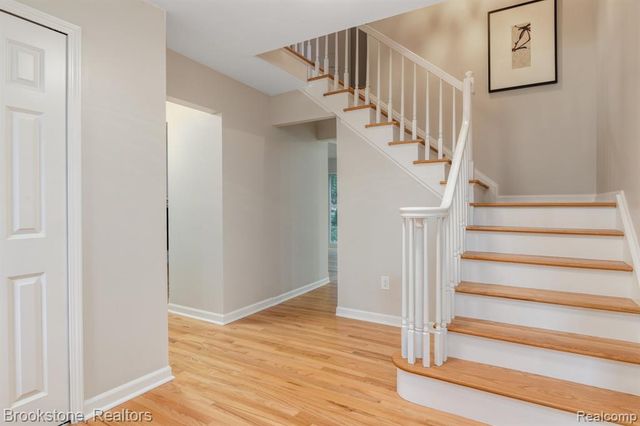 165 Woodedge Drive, Bloomfield Hills, MI 48304