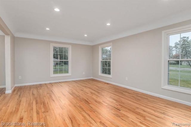 165 Woodedge Drive, Bloomfield Hills, MI 48304