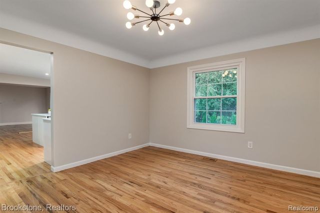 165 Woodedge Drive, Bloomfield Hills, MI 48304