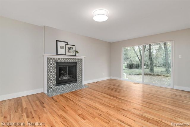 165 Woodedge Drive, Bloomfield Hills, MI 48304