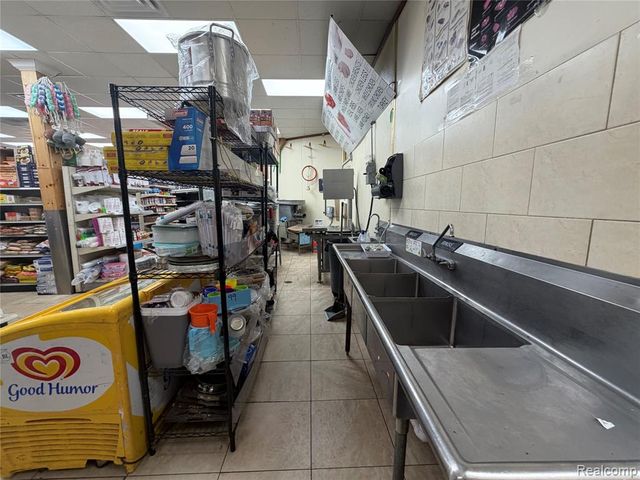 10135 Dix, Dearborn, MI 48120