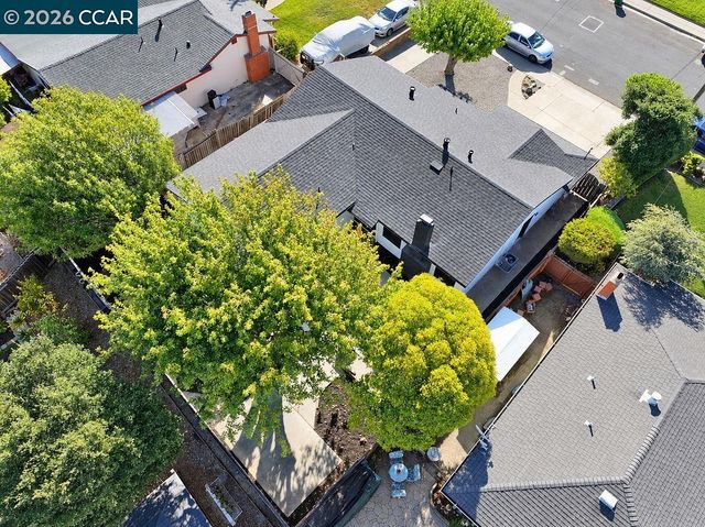2261 Del Monte Dr, San Pablo, CA 94806