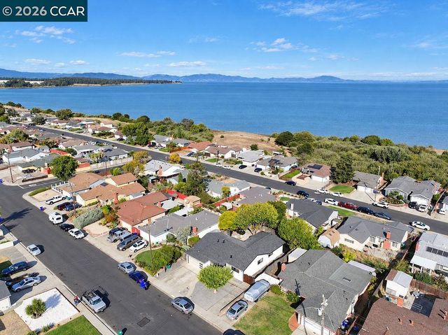2261 Del Monte Dr, San Pablo, CA 94806