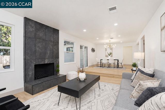 2261 Del Monte Dr, San Pablo, CA 94806