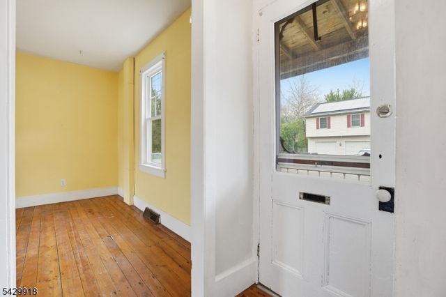 54 Front St, Belvidere Twp., NJ 07823