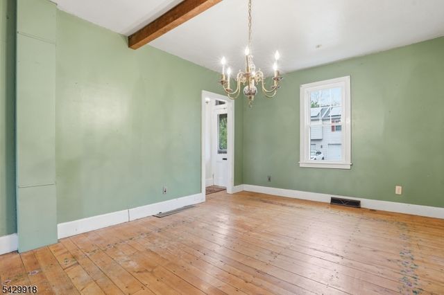 54 Front St, Belvidere Twp., NJ 07823