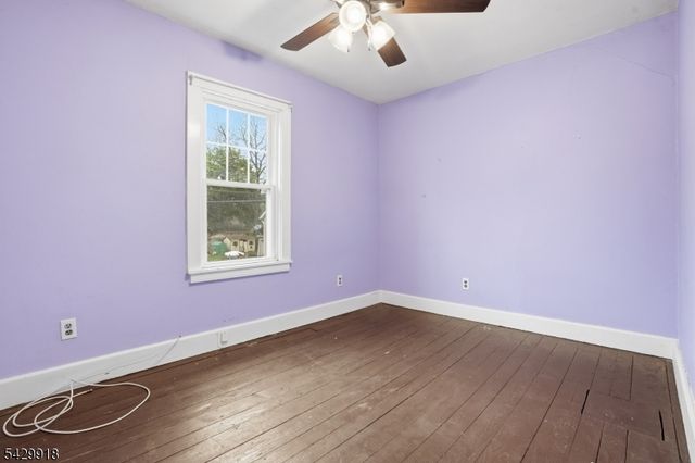 54 Front St, Belvidere Twp., NJ 07823
