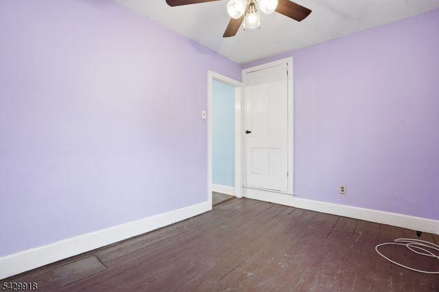 54 Front St, Belvidere Twp., NJ 07823