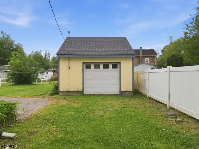 54 Front St, Belvidere Twp., NJ 07823