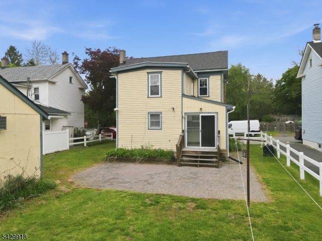 54 Front St, Belvidere Twp., NJ 07823