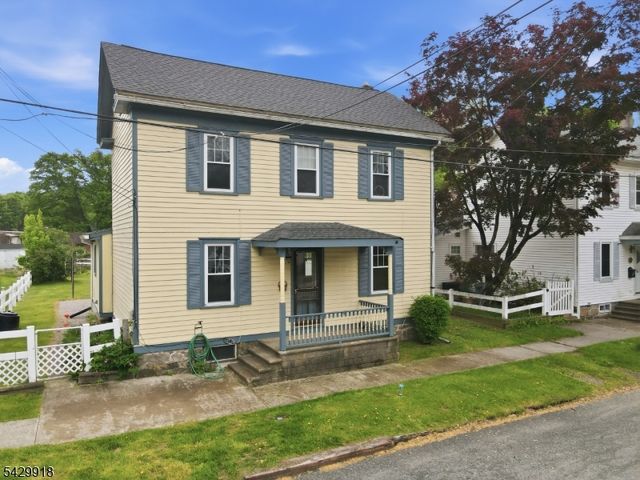 54 Front St, Belvidere Twp., NJ 07823