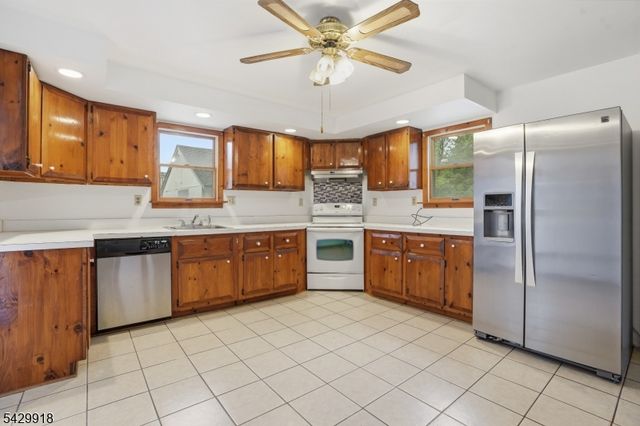 54 Front St, Belvidere Twp., NJ 07823