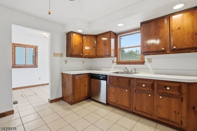 54 Front St, Belvidere Twp., NJ 07823