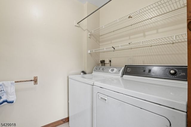 54 Front St, Belvidere Twp., NJ 07823