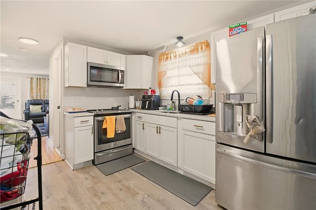 523 Dexter Street, Providence, RI 02907