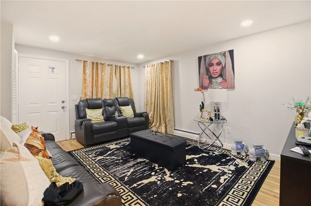 523 Dexter Street, Providence, RI 02907