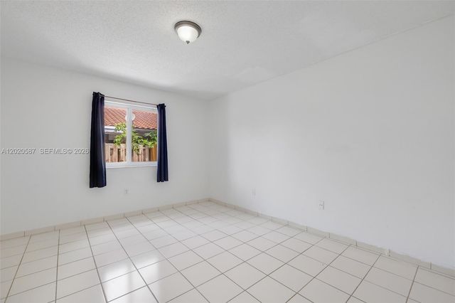 8423 SW 209th St, Cutler Bay, FL 33189
