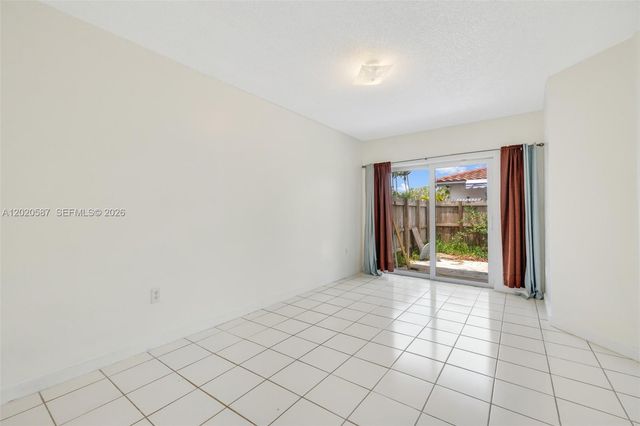 8423 SW 209th St, Cutler Bay, FL 33189