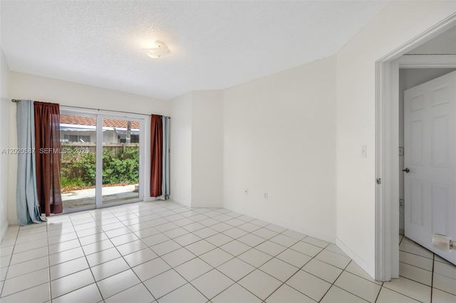 8423 SW 209th St, Cutler Bay, FL 33189