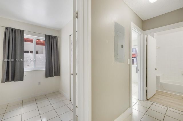 8423 SW 209th St, Cutler Bay, FL 33189