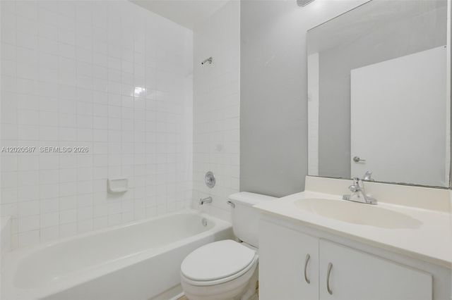 8423 SW 209th St, Cutler Bay, FL 33189