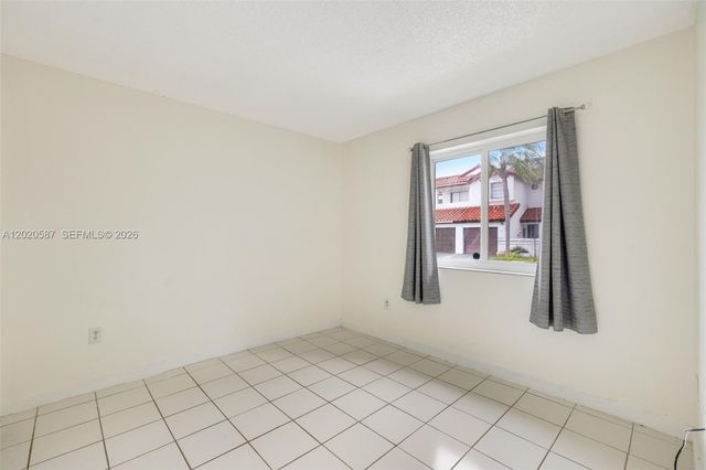 8423 SW 209th St, Cutler Bay, FL 33189