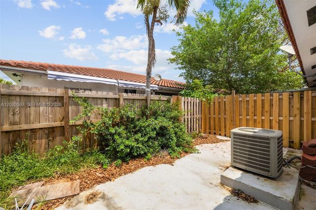 8423 SW 209th St, Cutler Bay, FL 33189