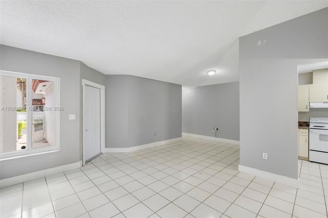 8423 SW 209th St, Cutler Bay, FL 33189
