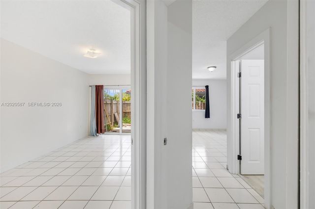 8423 SW 209th St, Cutler Bay, FL 33189