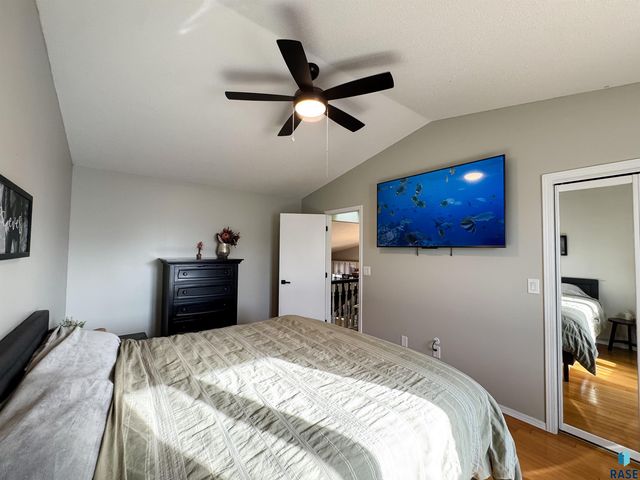 2209 S Dover Dr Drive, Sioux Falls, SD 57106