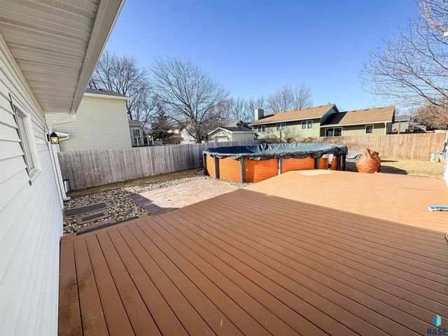 2209 S Dover Dr Drive, Sioux Falls, SD 57106