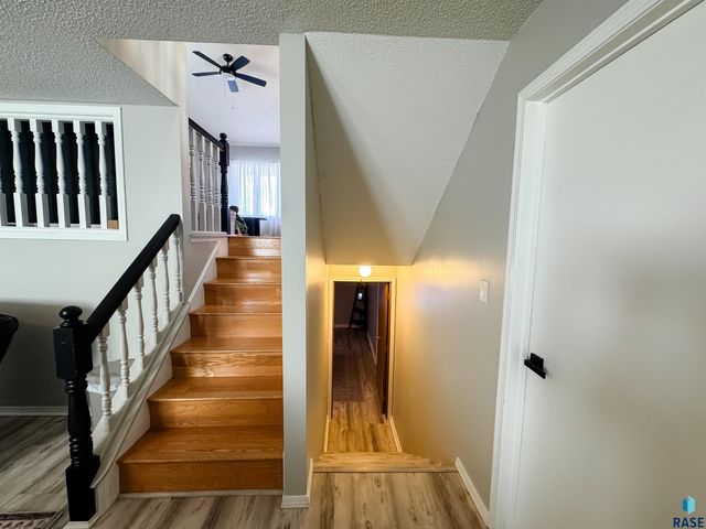 2209 S Dover Dr Drive, Sioux Falls, SD 57106