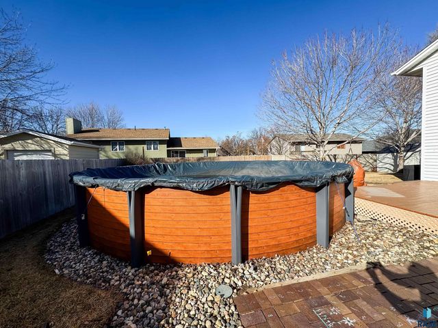 2209 S Dover Dr Drive, Sioux Falls, SD 57106