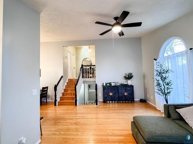 2209 S Dover Dr Drive, Sioux Falls, SD 57106