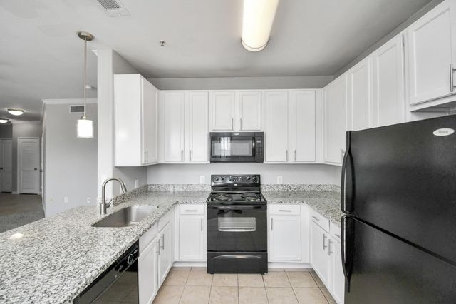 6777 Sommerall Street 0231, Houston, TX 77084