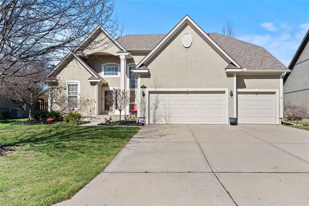14770 S Glen Eyrie Street, Olathe, KS 66061