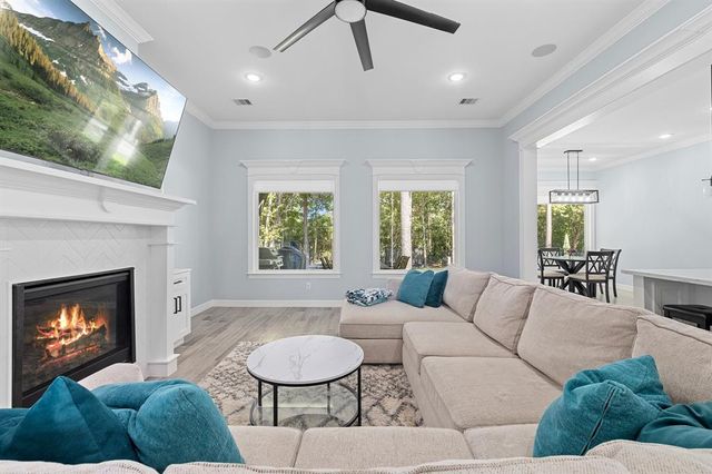 91 Wyndemere Drive, Montgomery, TX 77356