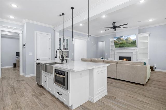 91 Wyndemere Drive, Montgomery, TX 77356