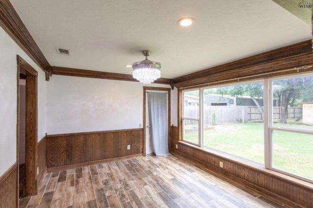 1803 MIDWESTERN PARKWAY, Wichita Falls, TX 76302