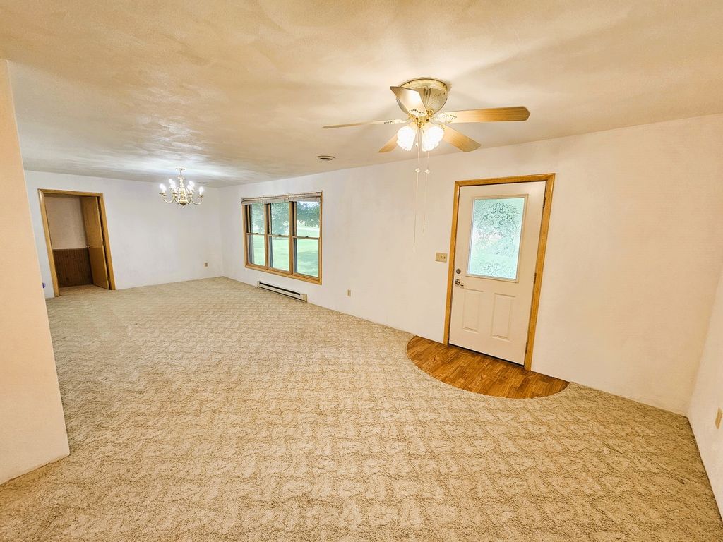 Image 11 of property listing at 14541 N Morton Lane, Mt Vernon, IL 62864