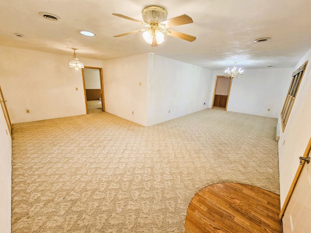 Image 12 of property listing at 14541 N Morton Lane, Mt Vernon, IL 62864