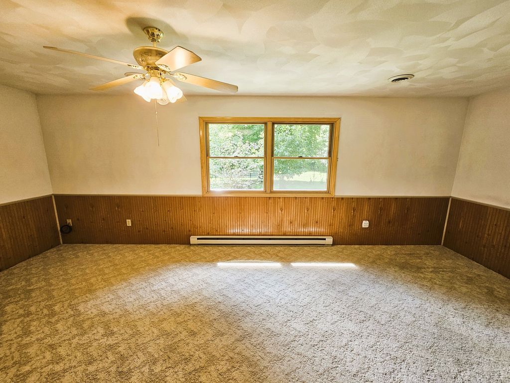 Image 18 of property listing at 14541 N Morton Lane, Mt Vernon, IL 62864