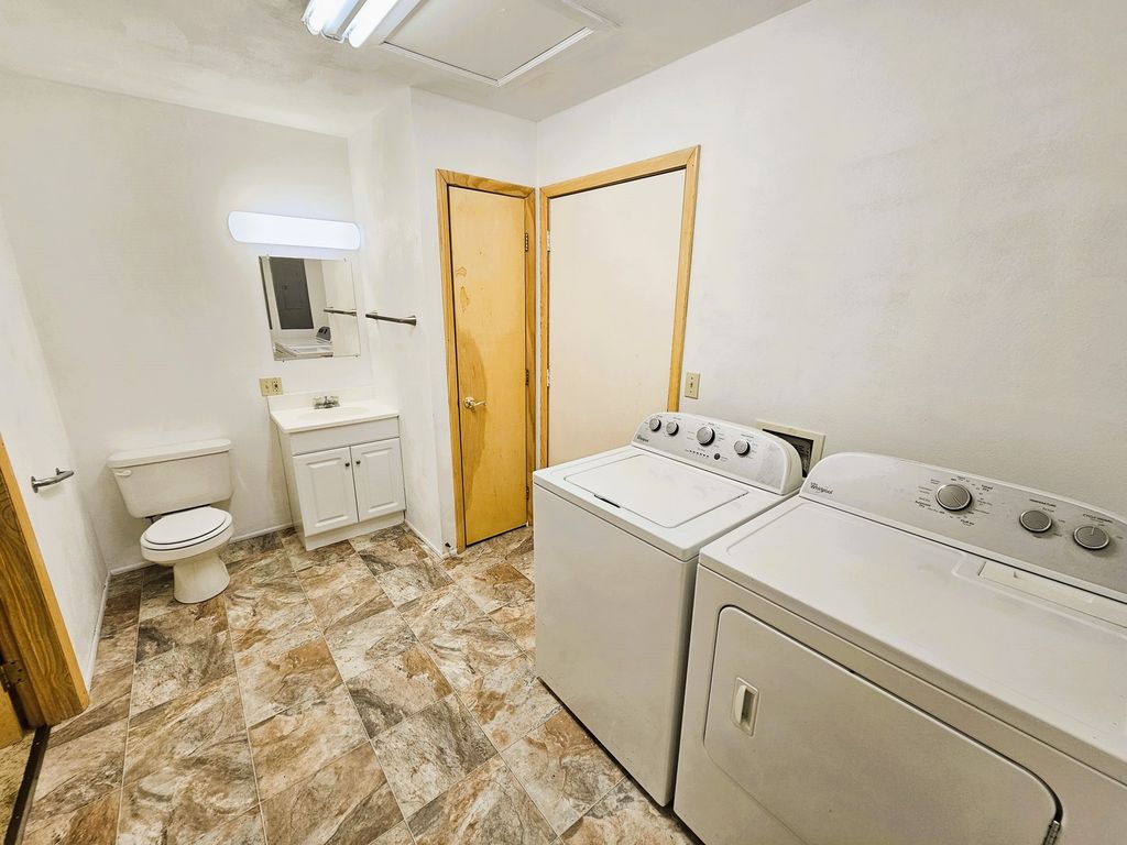 Image 19 of property listing at 14541 N Morton Lane, Mt Vernon, IL 62864