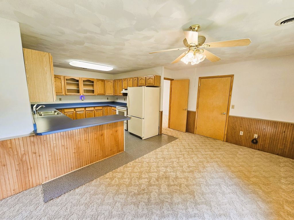 Image 21 of property listing at 14541 N Morton Lane, Mt Vernon, IL 62864