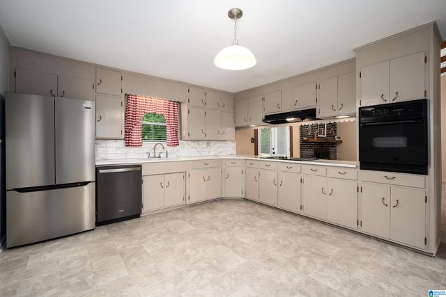 1125 JACKSON DRIVE, Bessemer, AL 35023