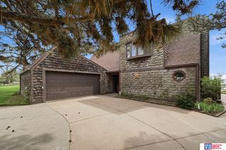 592 W Lakeshore Drive, Lincoln, NE 68528