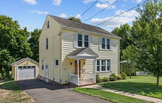 133 Pelham Avenue, Hamden, CT 06518