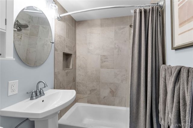 310 Somerville Ave Avenue, Tonawanda, NY 14150