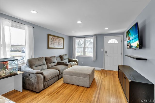 310 Somerville Ave Avenue, Tonawanda, NY 14150