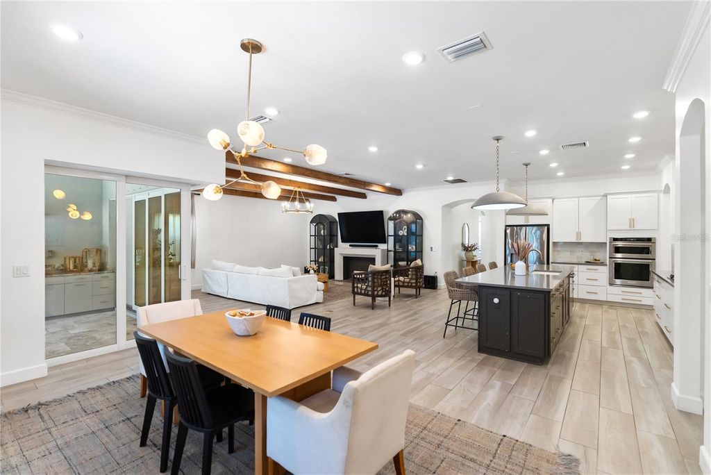 Image 9 of property listing at 12215 PORTSMOUTH TERRACE, Bradenton, FL 34211